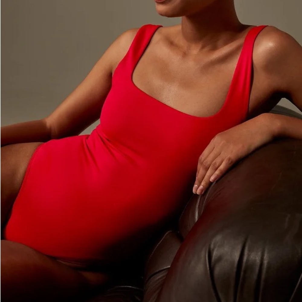 Aritzia Contour Bodysuit